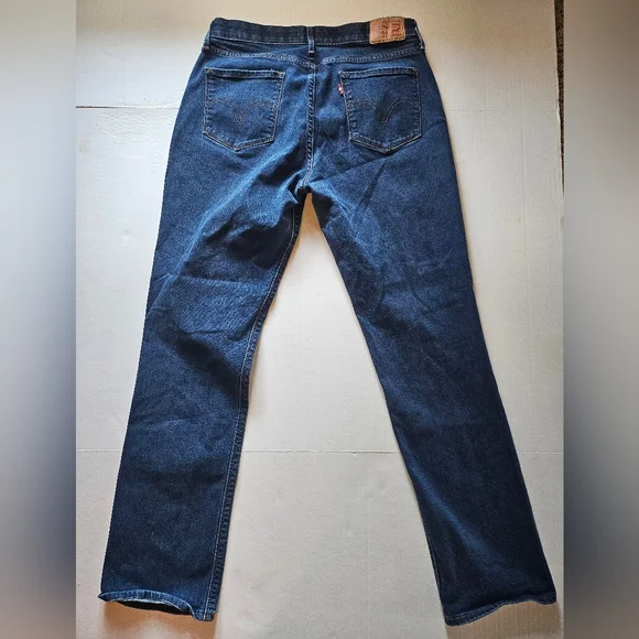 Levi's 525 Perfect Waist Straight Women's Jeans in Dark Blue - Picture 11 of 13